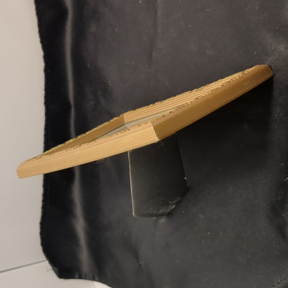 Handcrafted heart pressed flower wall hanging picture. Ornate gold frame. - Picture 5 of 5